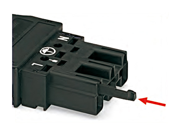 Inserting the folded pin into the plug prevents incorrect insertion upon the use of a connector with the same number of positions.